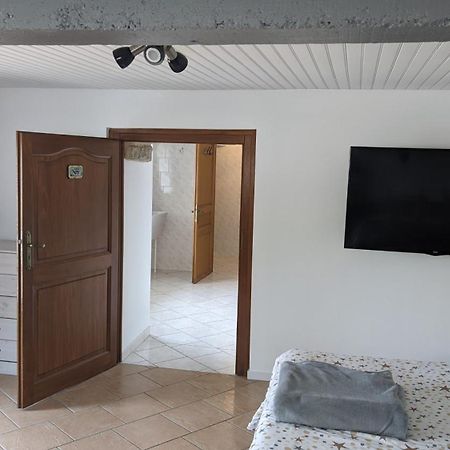 Studio A La Campagne Dans Corps De Ferme Renovee Chancey Kamer foto